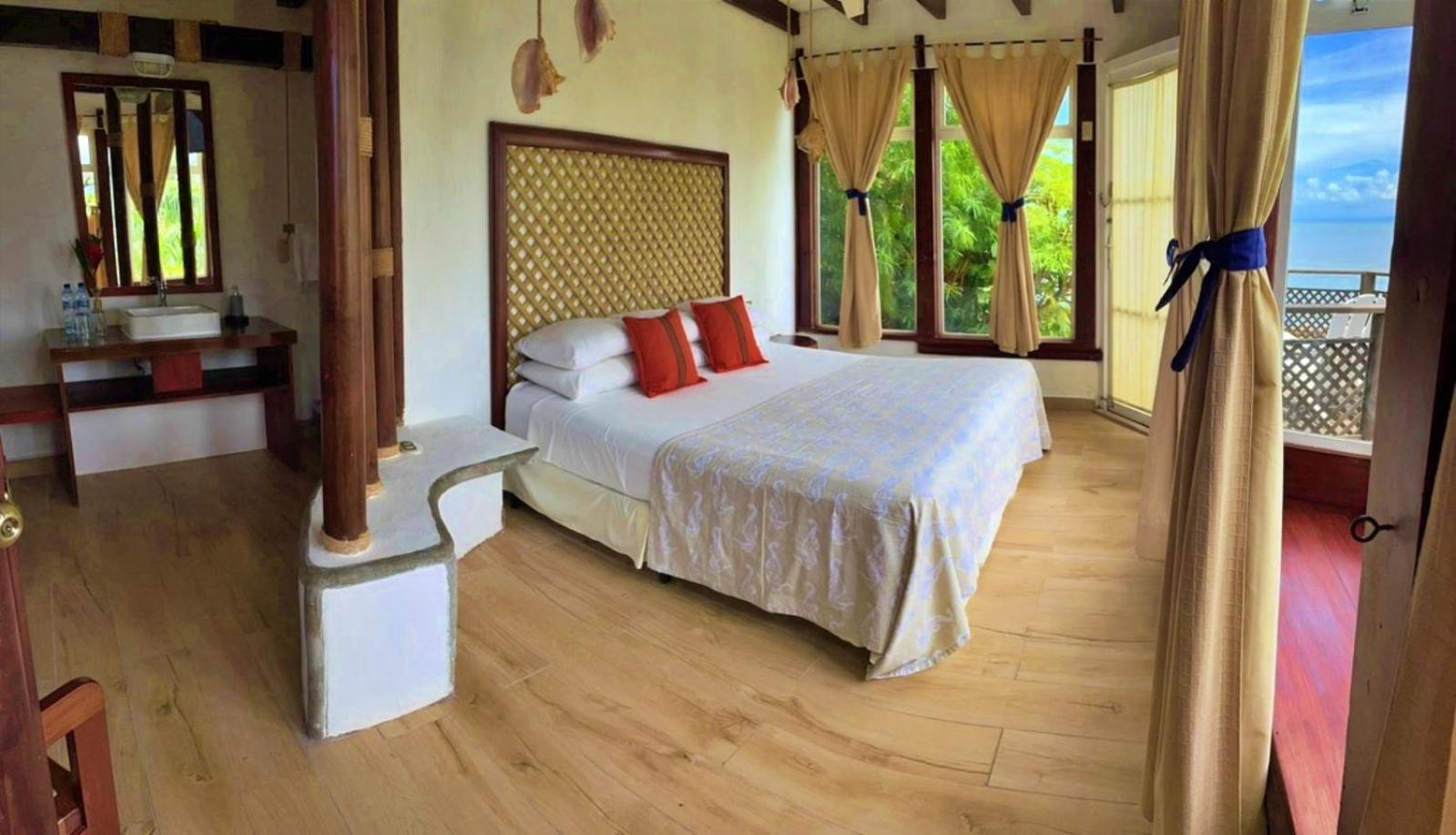 Villa Caribe Lívingston エクステリア 写真